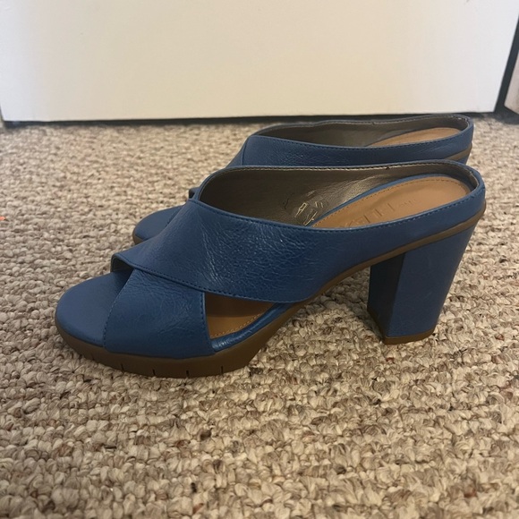 The flexx blue heels - Picture 4 of 7